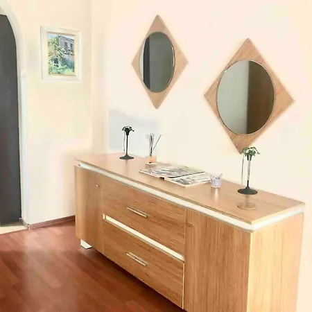 Choice Of Satisfaction In A Quality Neighborhood Διαμέρισμα *